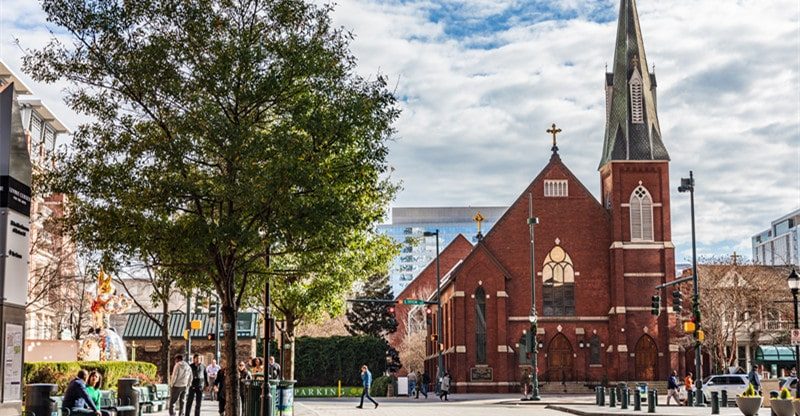 5 Advantages of Residing in Charlotte, NC