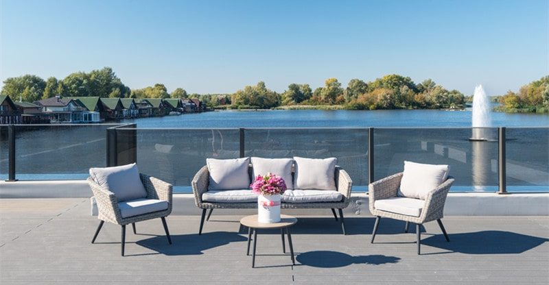 Modernize Your Residence: Fashionable Glass Railing Concepts for Each Area